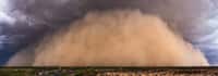 La hauteur des plus grandes tempêtes de sable peut dépasser 3 kilomètres. © JSirlin, Adobe Stock